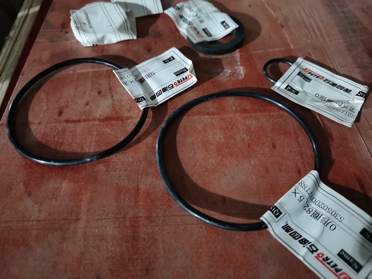 API XJ750 वर्कओवर रिग पार्ट्स HNBR स्टीयरिंग सिलेंडर रिपेयर किट